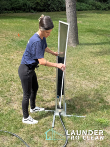 Window screen cleaning